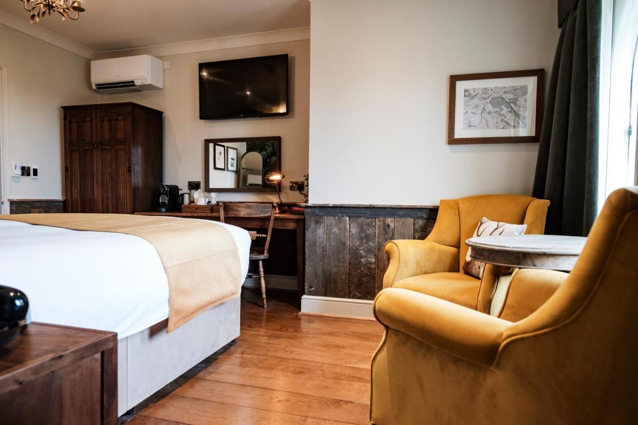 Hotel Bear Of Burton Christchurch  Esterno foto