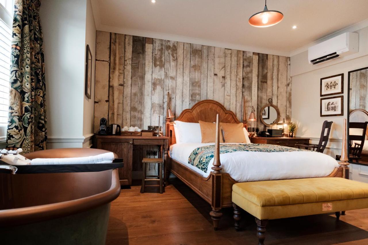 Hotel Bear Of Burton Christchurch  Esterno foto