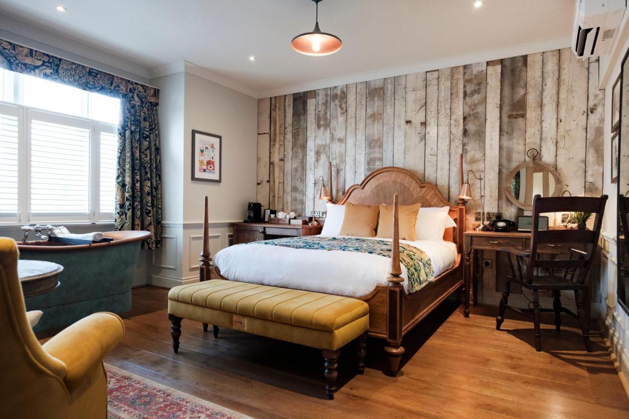 Hotel Bear Of Burton Christchurch  Esterno foto